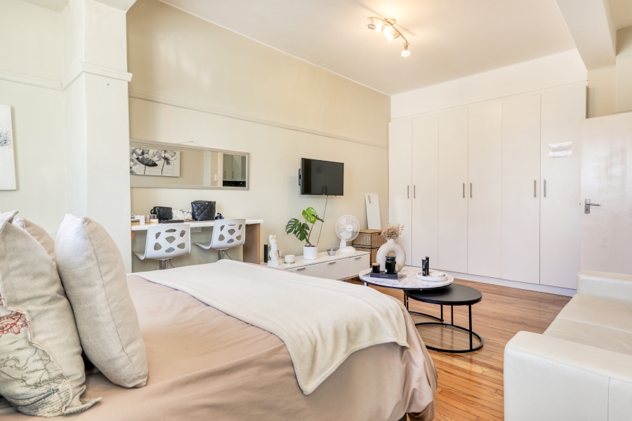 1 Bedroom Property for Sale in Sea Point Western Cape